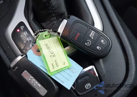 2016 Jeep Cherokee Overland из США, поврежденный, VIN 1C4PJMJS9GW315096